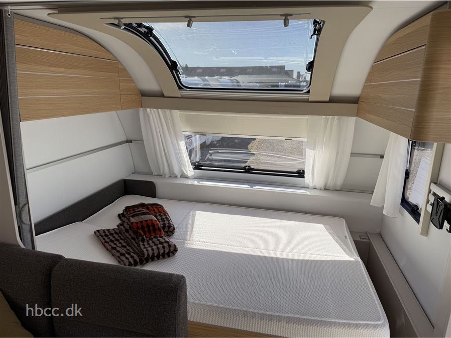 Adria Adora 573